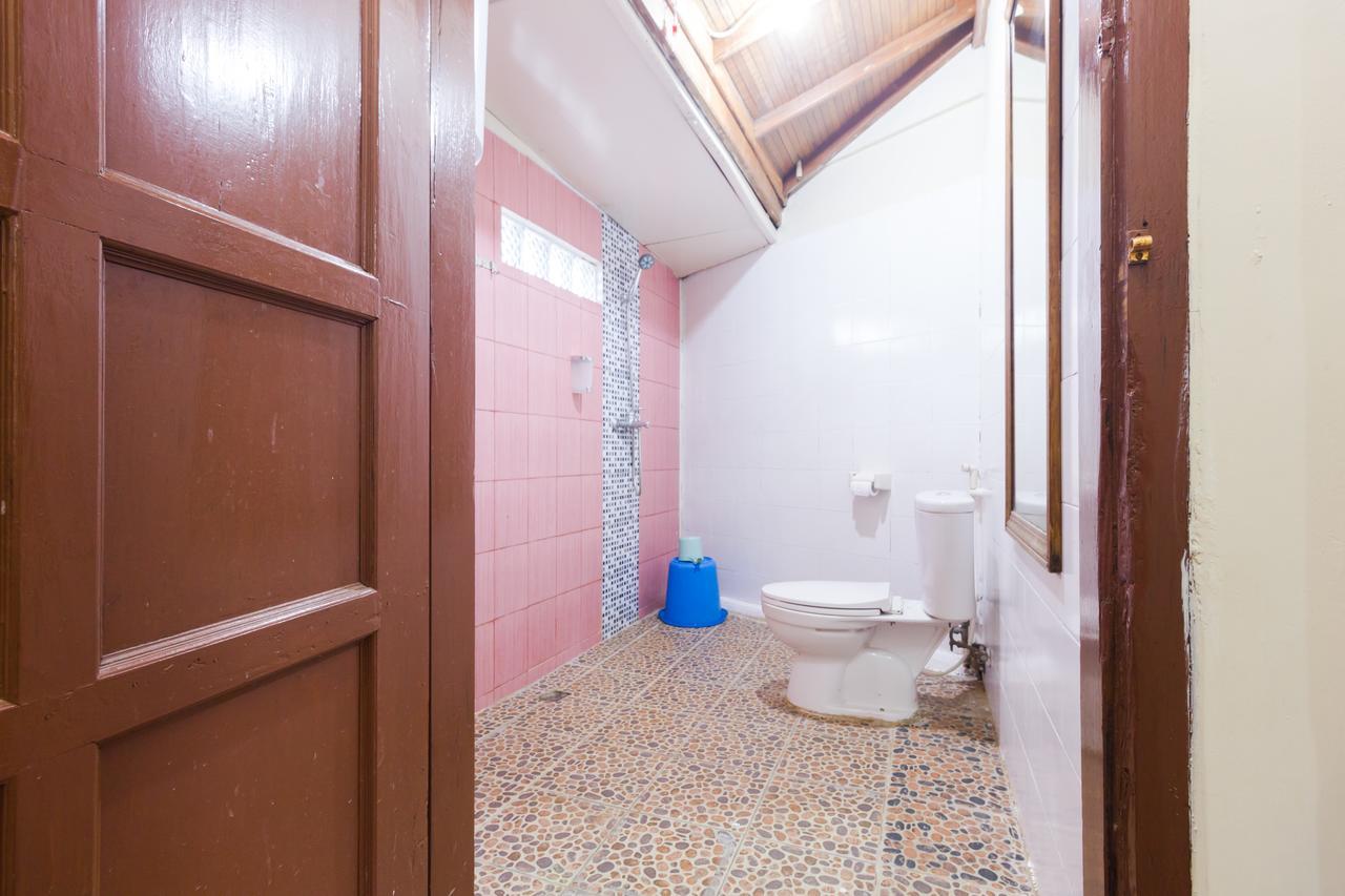 Pele Guesthouse Бандунг Экстерьер фото