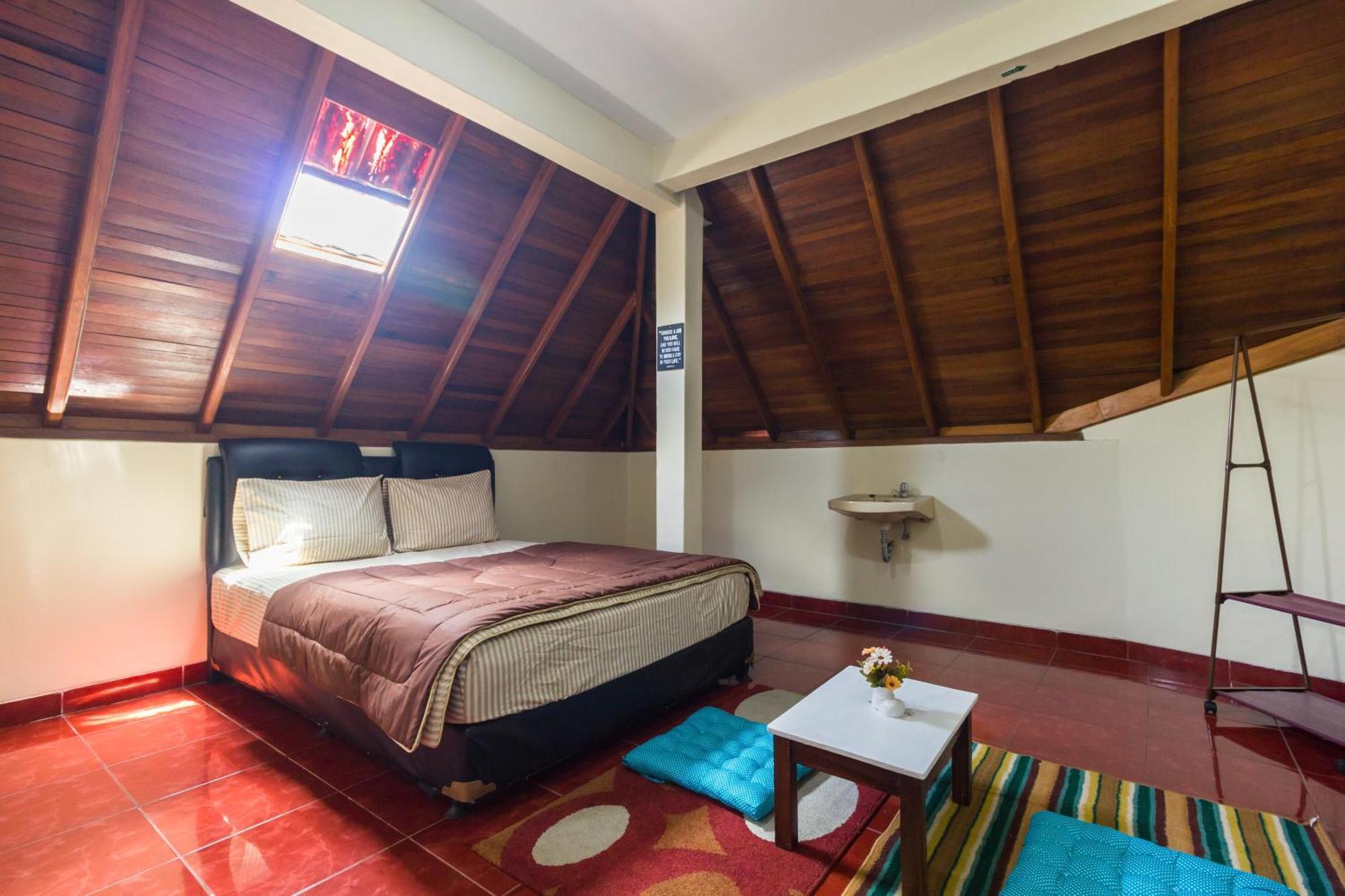 Pele Guesthouse Бандунг Экстерьер фото