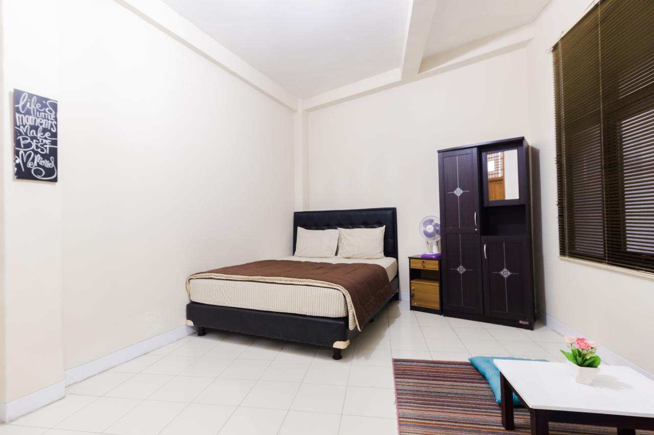 Pele Guesthouse Бандунг Экстерьер фото