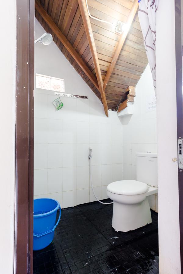 Pele Guesthouse Бандунг Экстерьер фото